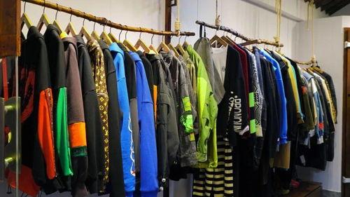网红店铺衣服来源,时尚潮流背后的服装来源之谜